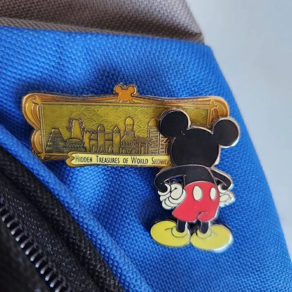90s Disneyland one sling backpack 2 80's Disney pins penguin Sea World vintage